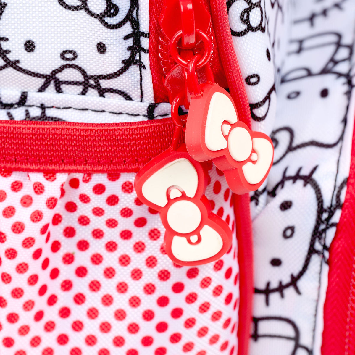 hello-kitty-classic-backpack-cooler-r8 00027925-Z.jpg