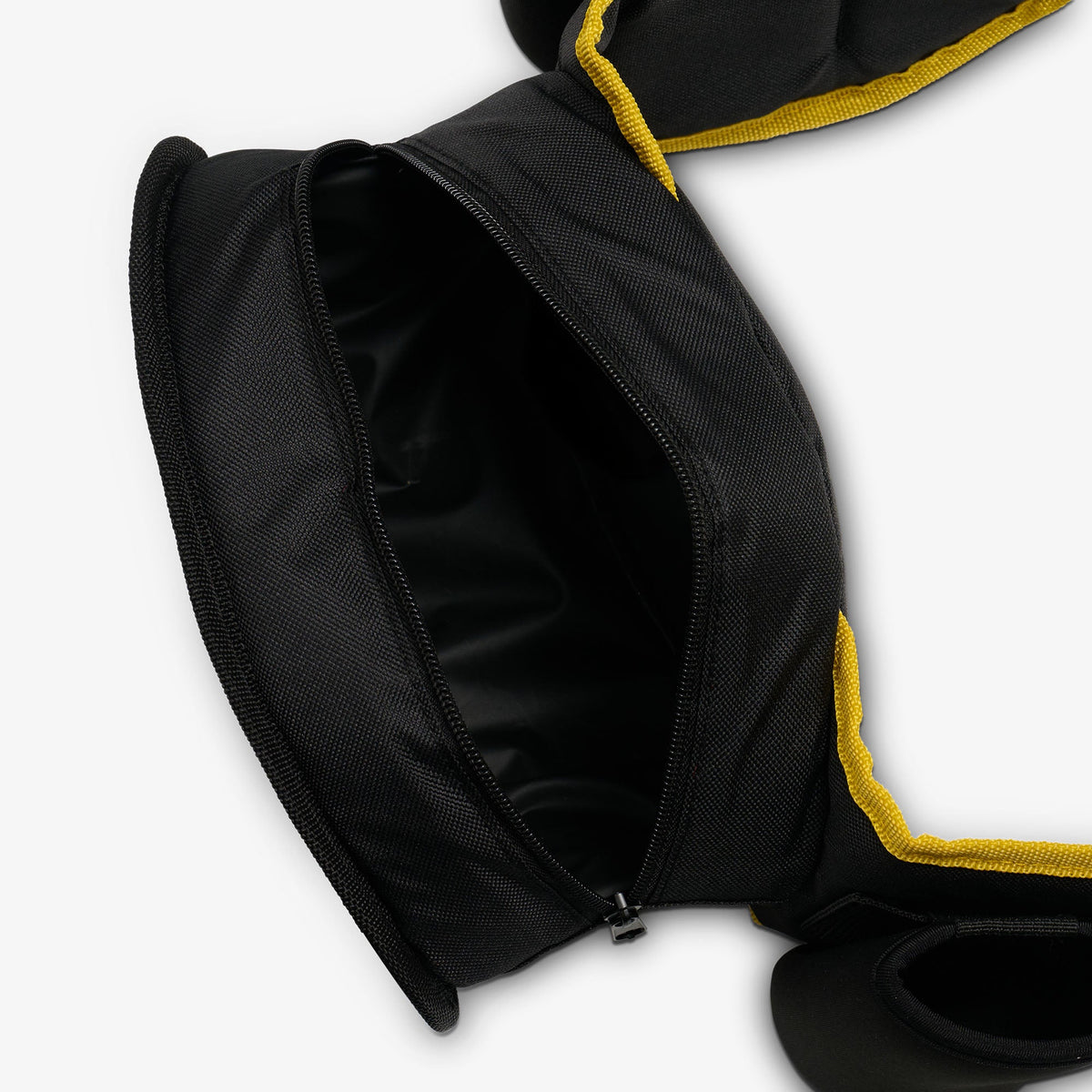 dc-super-heroes-batmantm-belt-fanny-pack-cooler-r0 00027936-O2.jpg