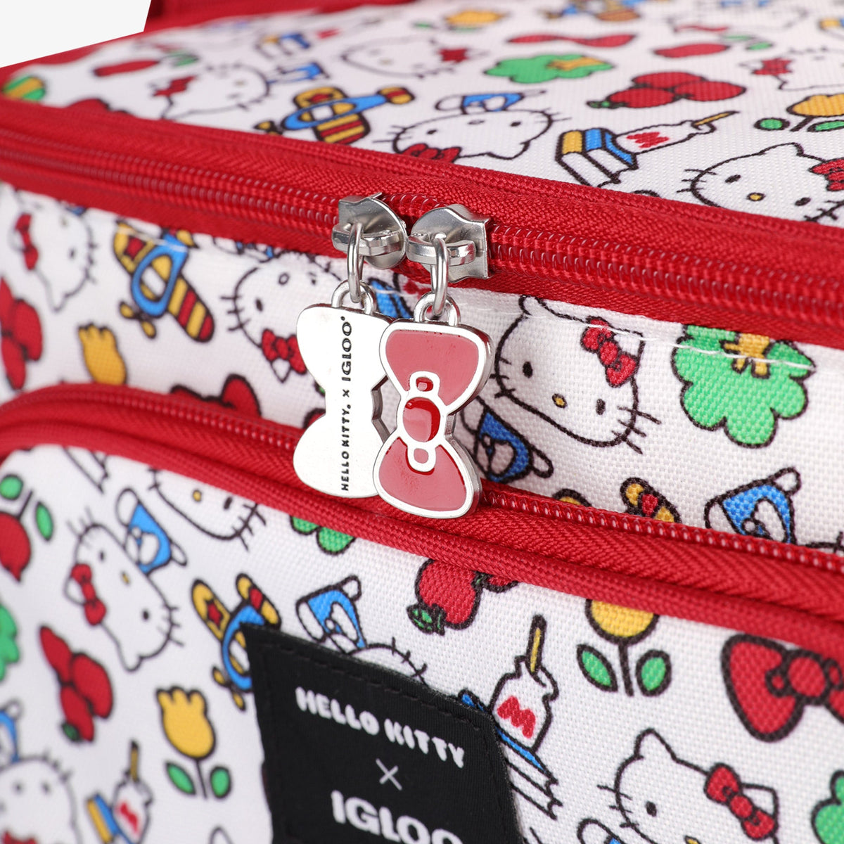 hello-kitty-square-lunch-cooler-bag-e4 00048910-C8.jpg